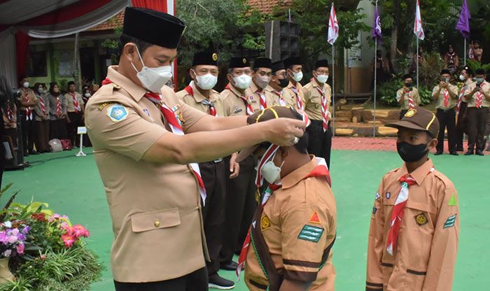 Bupati Lamongan Lantik Ratusan Pramuka Siaga Garuda Bupati Lamongan Lantik Ratusan Pramuka Siaga Garuda