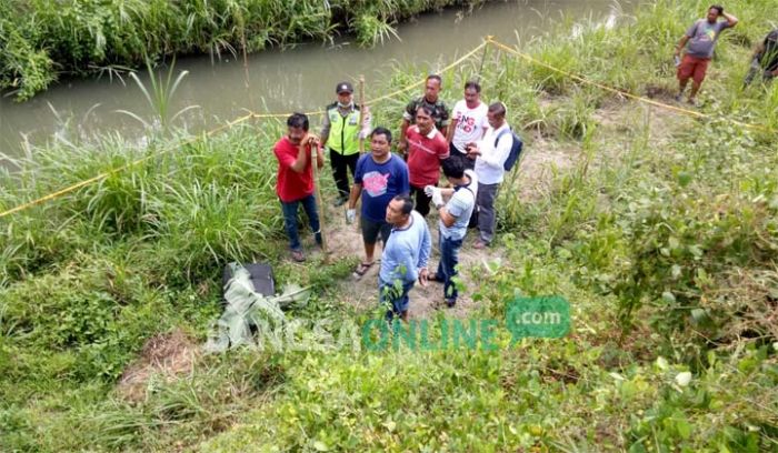 Mayat Dalam Koper di Bawah Jembaan Udanawu Blitar Hebohkan Warga Mayat Dalam Koper di Bawah Jembaan Udanawu Blitar Hebohkan Warga