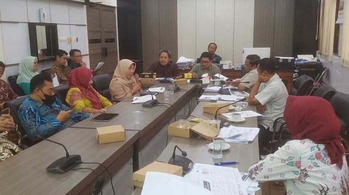 Komisi IV DPRD Gresik Dalami LKPj Kepala Daerah 2023 Bersama OPD Mitra Komisi IV DPRD Gresik Dalami LKPj Kepala Daerah 2023 Bersama OPD Mitra