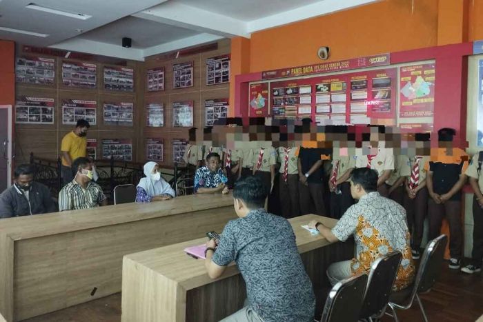 Tawuran Antar Gangster, 14 Pelajar di Kediri Diamankan Polisi