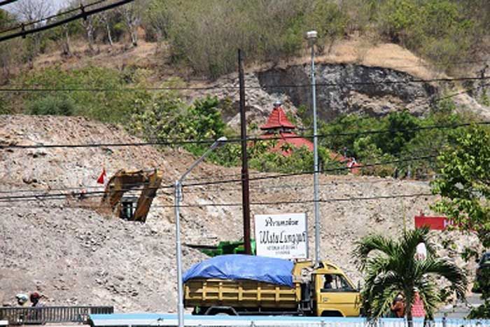 Dugaan Pemalsuan Izin, Penambang di Watu Lungguh Dilaporkan ke Polres Situbondo