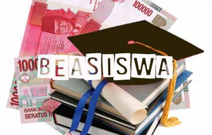 Ratusan Mahasiswa Bojonegoro Antre Dapatkan Beasiswa dari Pemkab Ratusan Mahasiswa Bojonegoro Antre Dapatkan Beasiswa dari Pemkab