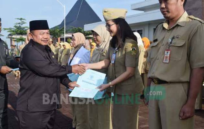 515 PNS Pemkab Madiun Terima SK Kenaikan Pangkat