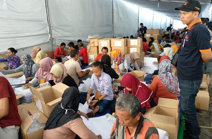 KPU Jember Hari Ini Mulai Lakukan Pelipatan Surat Suara