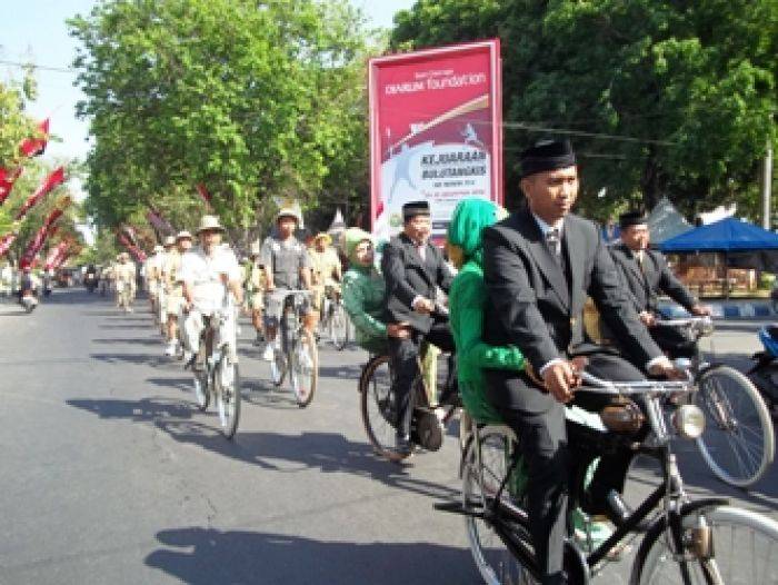 Dilantik, 4 Anggota DPRD Naik Sepada Ontel Dilantik, 4 Anggota DPRD Naik Sepada Ontel