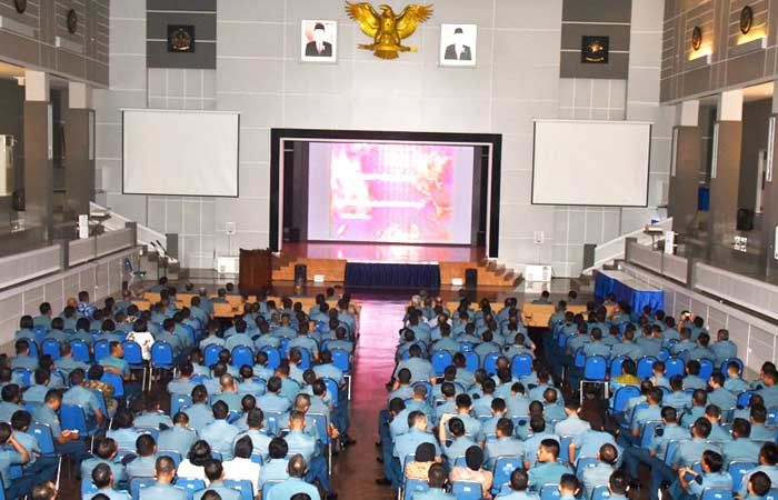 Prajurit Koarmatim Nobar Film G30S/PKI Prajurit Koarmatim Nobar Film G30S/PKI