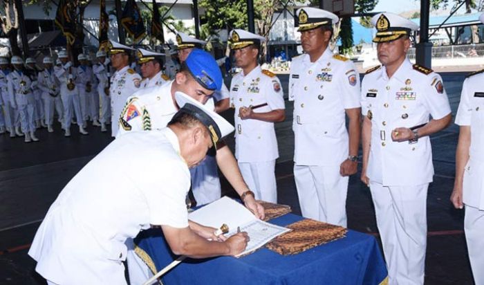 Enam Jabatan Strategis di Koarmada II Diserahterimakan Enam Jabatan Strategis di Koarmada II Diserahterimakan