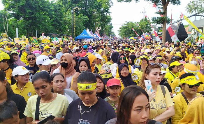 Ribuan Warga Jombang Ikuti Jalan Sehat HUT ke-58 Golkar Ribuan Warga Jombang Ikuti Jalan Sehat HUT ke-58 Golkar