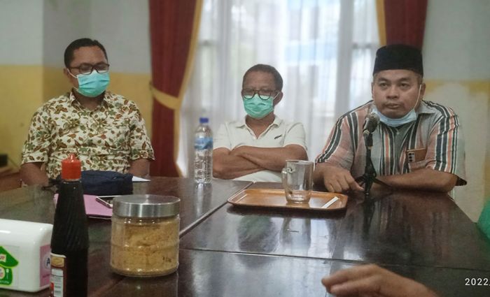 Anggota Komisi VI DPR RI Khilmi Pastikan Petambak Lamongan Terima Pupuk Subsidi Anggota Komisi VI DPR RI Khilmi Pastikan Petambak Lamongan Terima Pupuk Subsidi