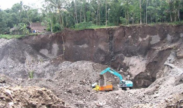 DPRD Kabupaten Mojokerto Tancap Gas Tertibkan Maraknya Galian C Liar DPRD Kabupaten Mojokerto Tancap Gas Tertibkan Maraknya Galian C Liar