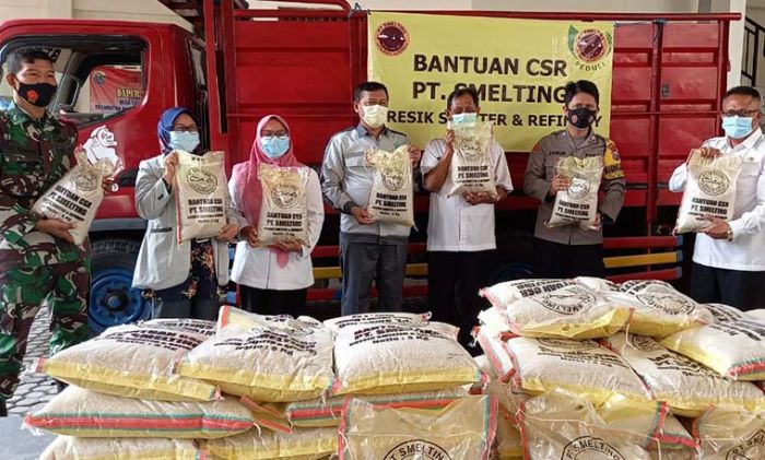 PT Smelting Salurkan Bantuan Beras untuk 7.370 KK di 3 Kelurahan PT Smelting Salurkan Bantuan Beras untuk 7.370 KK di 3 Kelurahan