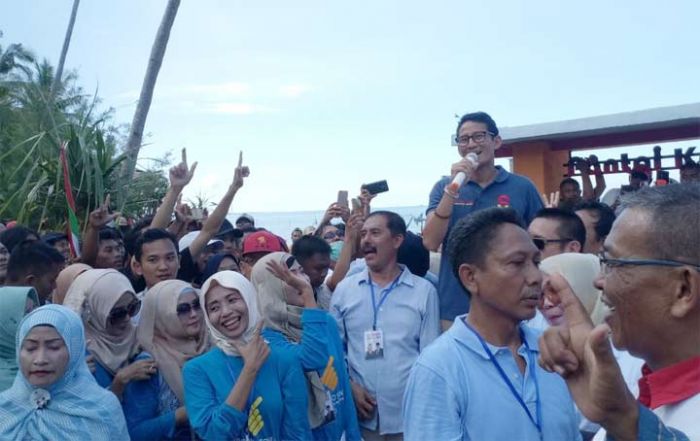 Kampanye di Tuban, Sandiaga Uno Disambati Nelayan