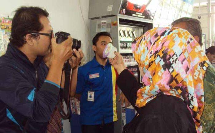 Sidak Mamin, Komisi B DPRD Nganjuk Temukan Minuman Kadaluarsa 