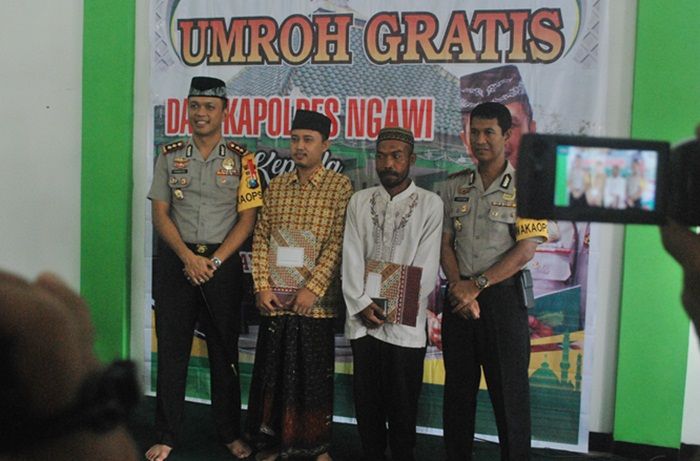 2 Marbot Masjid Polres Ngawi Dapat Umrah Gratis dari Kapolres