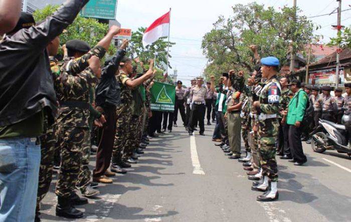 Ansor-Banser Datangi Mapolres Tulungagung, Tuntut Pembubaran Pengajian Dukung Khilafah Ansor-Banser Datangi Mapolres Tulungagung, Tuntut Pembubaran Pengajian Dukung Khilafah
