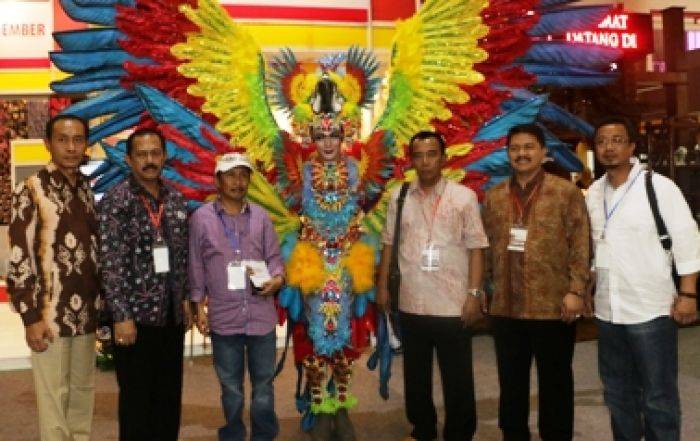 Pemkab Jember Promosikan Hasil Bumi dan Kerajinan Dalam Ajang AITIS 2015 Pemkab Jember Promosikan Hasil Bumi dan Kerajinan Dalam Ajang AITIS 2015