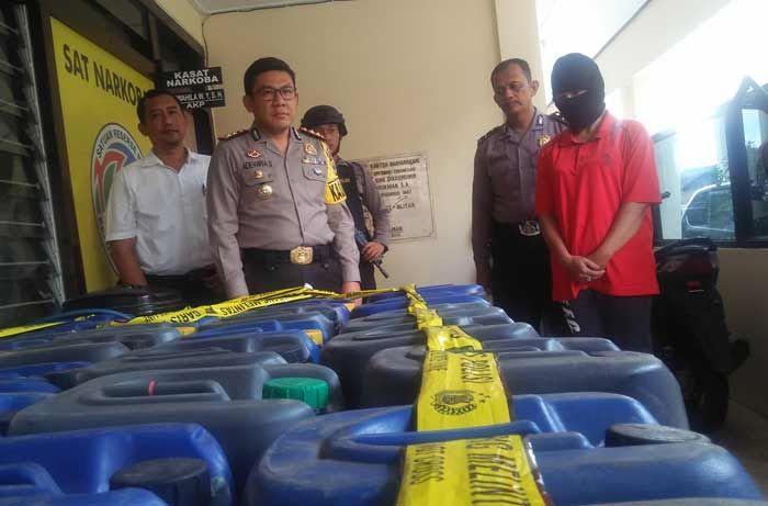 Gerebek Rumah Janda, Polres Blitar Kota Temukan Ribuan Liter Arjo