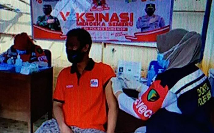 Sambut HUT Ke-76 RI, Polres Sumenep Gelar Vaksinasi Merdeka Semeru di Pasar Anom Sambut HUT Ke-76 RI, Polres Sumenep Gelar Vaksinasi Merdeka Semeru di Pasar Anom