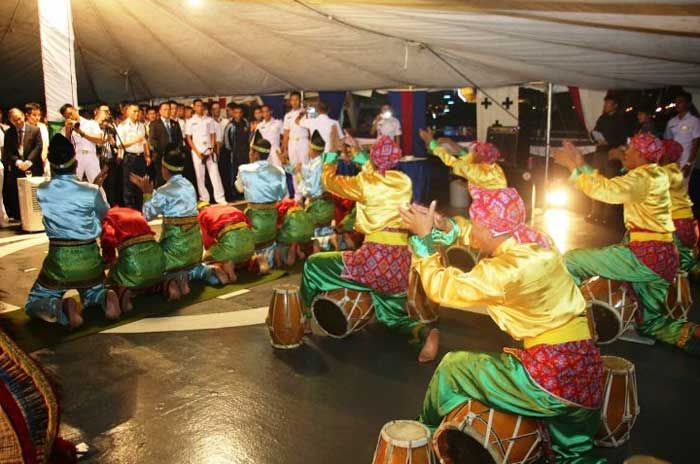 Tarian Tradisional Indonesia Meriahkan Cocktail Reception di Vietnam