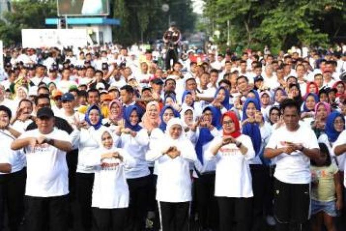 Cegah Covid-19, Forkopimda Jatim Viralkan Gerakan Cuci Tangan dengan Musik TikTok Cegah Covid-19, Forkopimda Jatim Viralkan Gerakan Cuci Tangan dengan Musik TikTok
