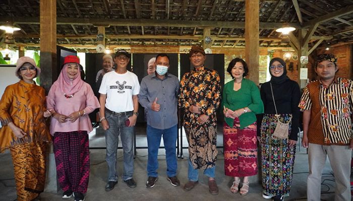 Duo Ethnicholic dan Fotografer dari Kalimantan Timur Pentaskan Seni Budaya di Batu