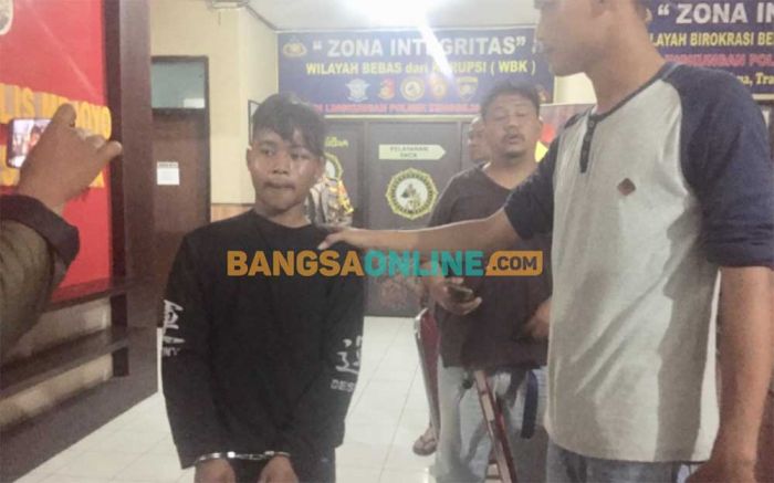 Pelaku Curanmor Jadi Bulan-bulanan Warga saat Beraksi di Kendangsari Gang Lebar Pelaku Curanmor Jadi Bulan-bulanan Warga saat Beraksi di Kendangsari Gang Lebar