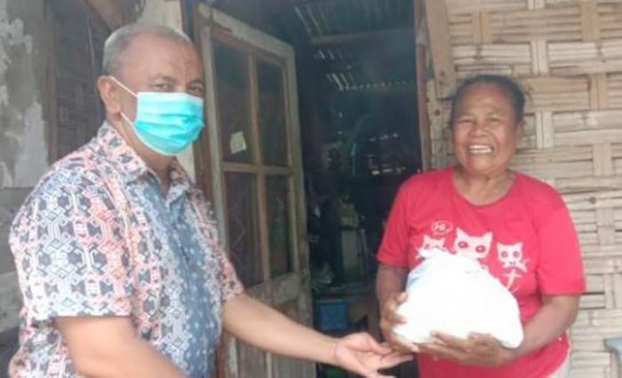 Jumat Berkah, HARIAN BANGSA dan BANGSAONLINE.com Bagi-Bagi Sembako Jumat Berkah, HARIAN BANGSA dan BANGSAONLINE.com Bagi-Bagi Sembako