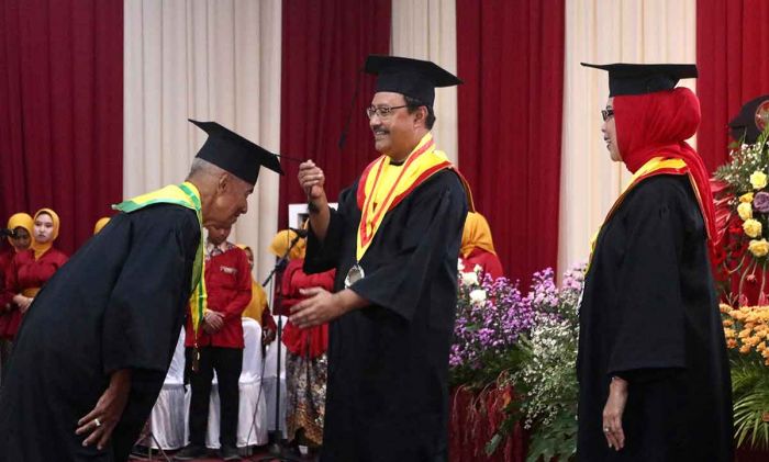 Gus Ipul Mewisuda 308 Peserta Selantang dan SOTH Gus Ipul Mewisuda 308 Peserta Selantang dan SOTH
