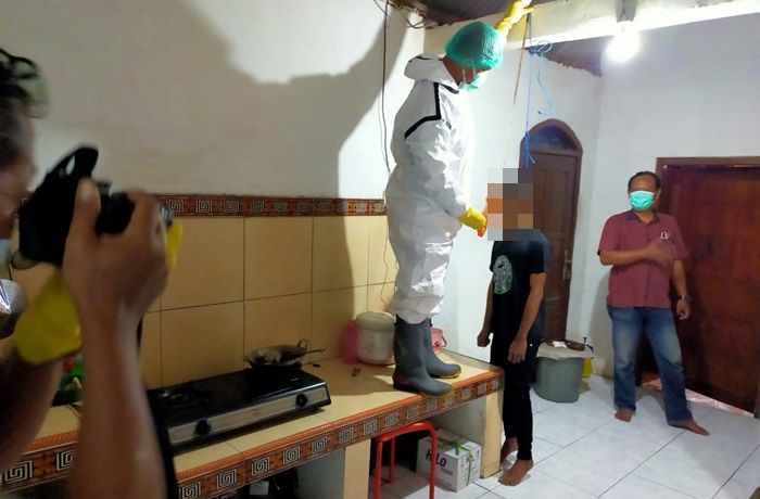 Faktor Ekonomi, Penjual Kopi di Tulangan Sidoarjo Nekat Gantung Diri Faktor Ekonomi, Penjual Kopi di Tulangan Sidoarjo Nekat Gantung Diri