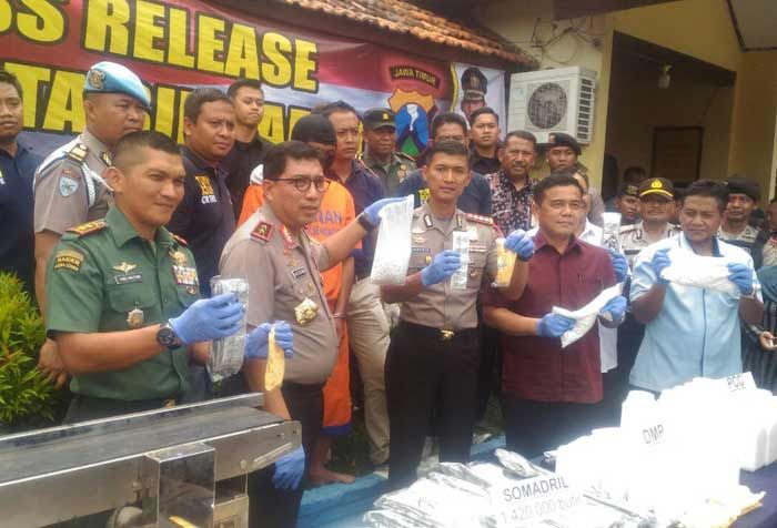 Pemilik 5 Juta Butir Pil PCC yang Digerebek di Wonoayu ternyata Sudah Tertangkap Pemilik 5 Juta Butir Pil PCC yang Digerebek di Wonoayu ternyata Sudah Tertangkap