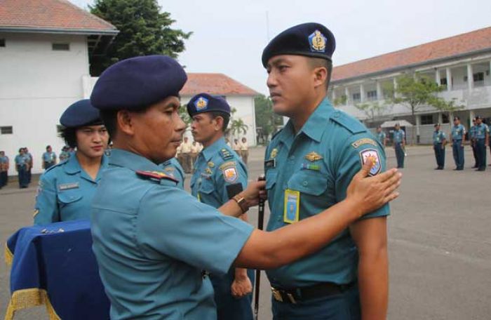 188 Prajurit dan 16 PNS Staf Mako Koarmatim Laksanakan Upacara Kenaikan Pangkat 188 Prajurit dan 16 PNS Staf Mako Koarmatim Laksanakan Upacara Kenaikan Pangkat