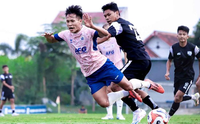 Persik Kediri Latihan Bareng Gresik United Jelang Duel Kontra Borneo FC Persik Kediri Latihan Bareng Gresik United Jelang Duel Kontra Borneo FC