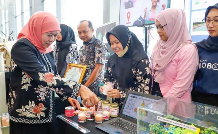 Kewajiban Sertifikasi Halal UMKM Ditunda 2026, Khofifah: Beri Kesempatan Pelaku Usaha Kewajiban Sertifikasi Halal UMKM Ditunda 2026, Khofifah: Beri Kesempatan Pelaku Usaha