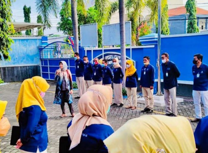 Diberhentikan Bupati dari Dirut Giri Tirta, Risa Support Karyawan Berikan Layanan Terbaik Diberhentikan Bupati dari Dirut Giri Tirta, Risa Support Karyawan Berikan Layanan Terbaik