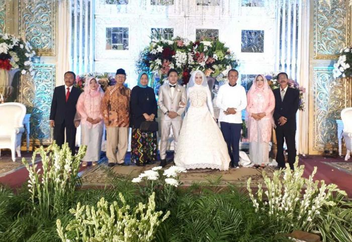 Direktur HARIAN BANGSA dan BIOSTV Mantu, Gus Solah, Gus Ipul dan Dahlan Iskan Hadir Direktur HARIAN BANGSA dan BIOSTV Mantu, Gus Solah, Gus Ipul dan Dahlan Iskan Hadir