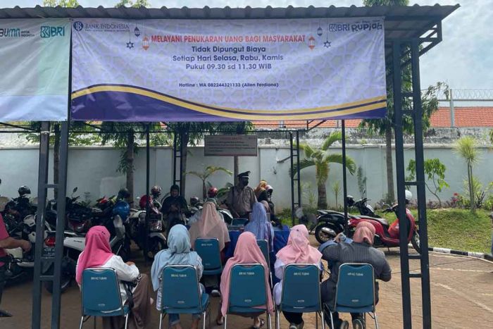 BRI Tuban Buka Layanan Penukaran Uang Pecahan Baru BRI Tuban Buka Layanan Penukaran Uang Pecahan Baru