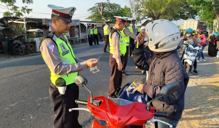 Selama Operasi Zebra, Polres Ngawi Tilang 1.350 Pelanggar Lalu Lintas