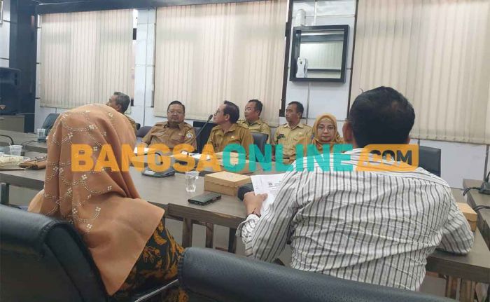 Pembangunan TPST Ditolak Warga Sidomukti, Dewan Panggil Kepala DLH Gresik Pembangunan TPST Ditolak Warga Sidomukti, Dewan Panggil Kepala DLH Gresik