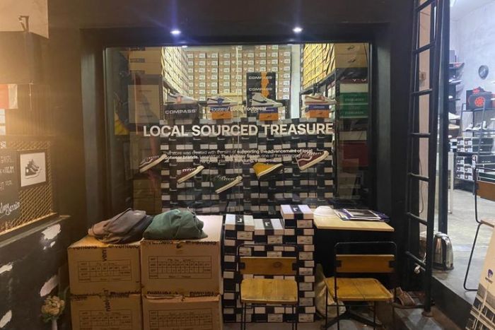 Kualitas Sepatu Lokal yang Mendunia di The Hallway Space Bandung, Banyak Diminati Turis Asing Kualitas Sepatu Lokal yang Mendunia di The Hallway Space Bandung, Banyak Diminati Turis Asing