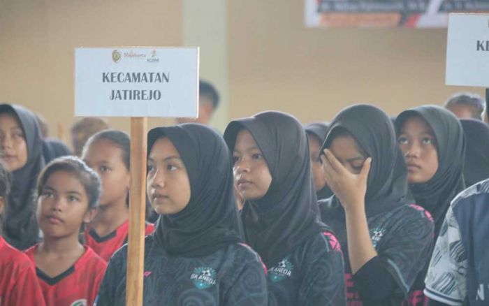 Panahan dan Gobak Sodor Bupati Cup 2024 Sedot Animo Ratusan Siswa Panahan dan Gobak Sodor Bupati Cup 2024 Sedot Animo Ratusan Siswa