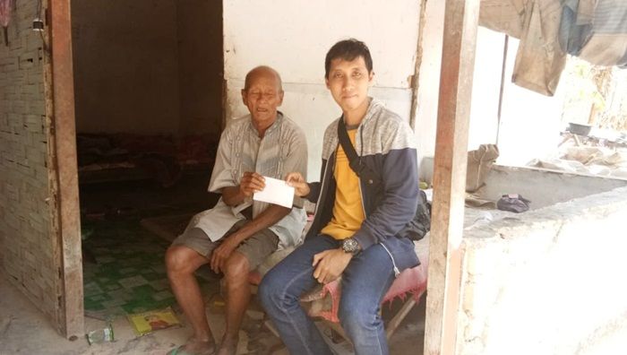 Tinggal di Musala Tetangga, Satu Keluarga Asal Larangan Pamekasan Ini Butuh Uluran Tangan Tinggal di Musala Tetangga, Satu Keluarga Asal Larangan Pamekasan Ini Butuh Uluran Tangan