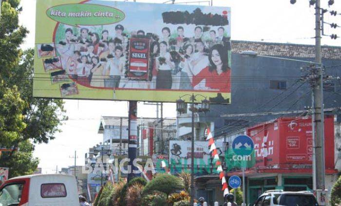 Bermasalah, Puluhan Papan Reklame di Kota Blitar Disegel Bermasalah, Puluhan Papan Reklame di Kota Blitar Disegel