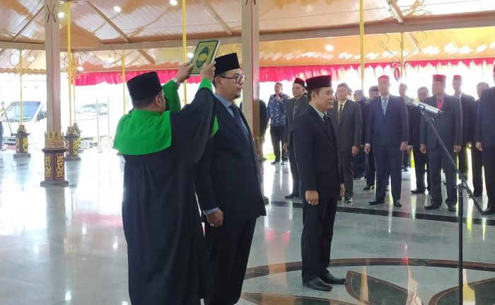 Lantik Dirut PDAM Bangkalan, Plt Bupati Mohni Minta Peningkatan Kualitas Air Bersih Lantik Dirut PDAM Bangkalan, Plt Bupati Mohni Minta Peningkatan Kualitas Air Bersih
