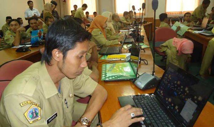 Desa dan Kelurahan di Gresik Diwajibkan Punya Email Desa dan Kelurahan di Gresik Diwajibkan Punya Email