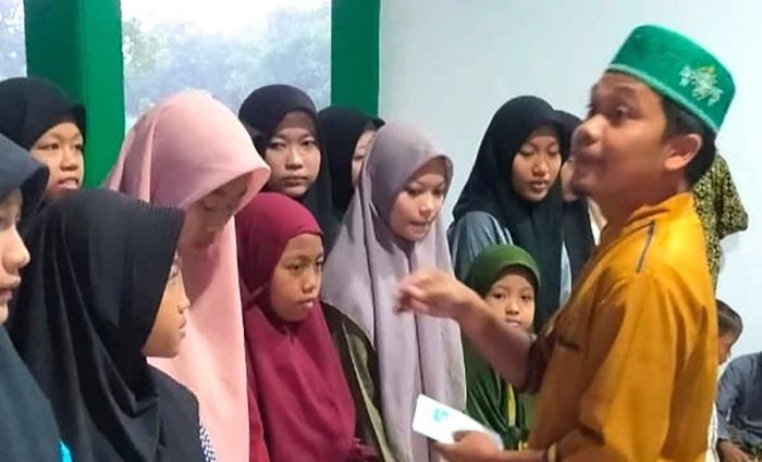 Bacaleg PKB Jombang beri Santunan untuk Ratusan Anak Yatim dan Janda Bacaleg PKB Jombang beri Santunan untuk Ratusan Anak Yatim dan Janda