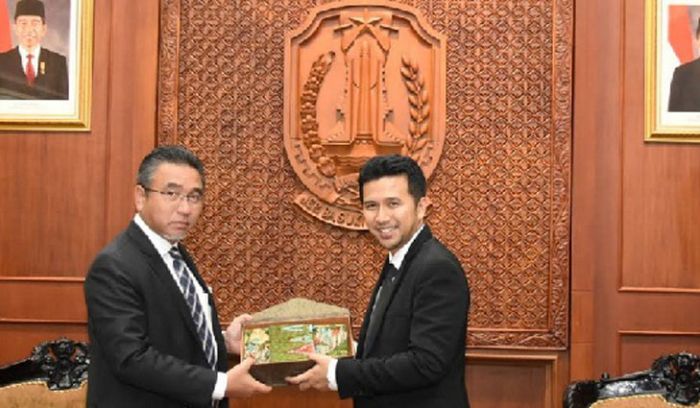 Emil Dardak Tawarkan BTS kepada Ketua Menteri Melaka Malaysia
