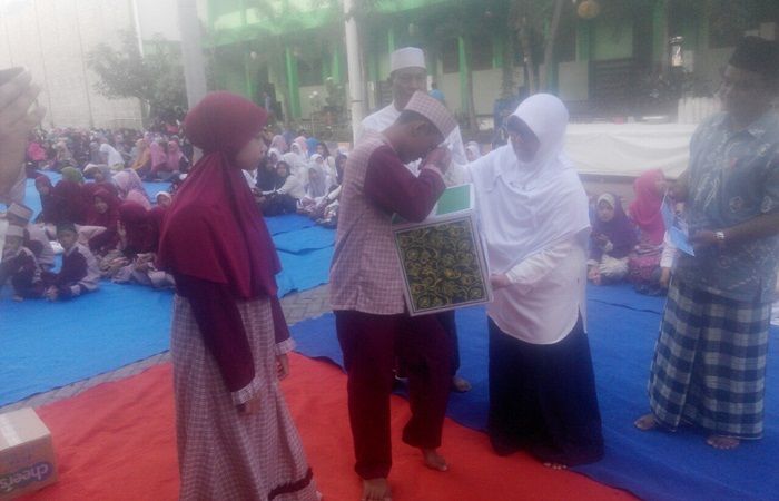 Pondok Ramadhan Berakhir, SMK Antartika 2 Sidoarjo Santuni Yatim Piatu