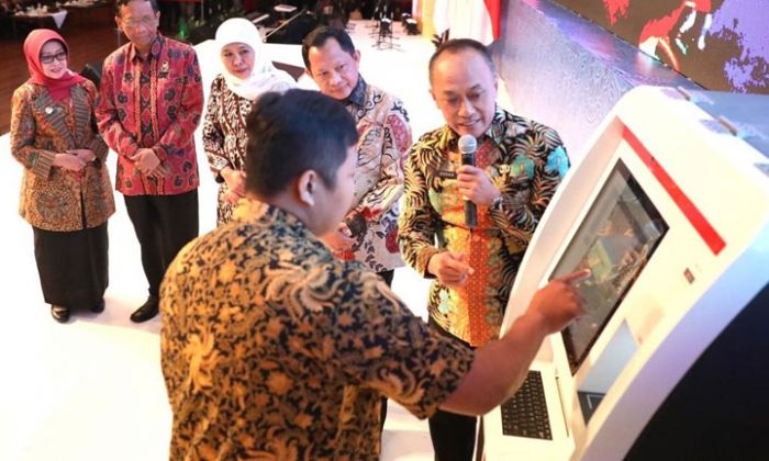 Cetak KTP, KK, dan Akta Dua Menit, Jatim Jadi Provinsi Pertama Layanan ADM