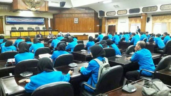 Calon Sarjana Unirow Fakultas FISIP Gelar Publik Hearing dengan DPRD