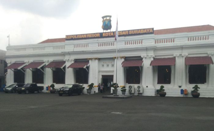 Polrestabes Surabaya Periksa Korban Penipuan Berkedok Investasi Alat Kesehatan Polrestabes Surabaya Periksa Korban Penipuan Berkedok Investasi Alat Kesehatan